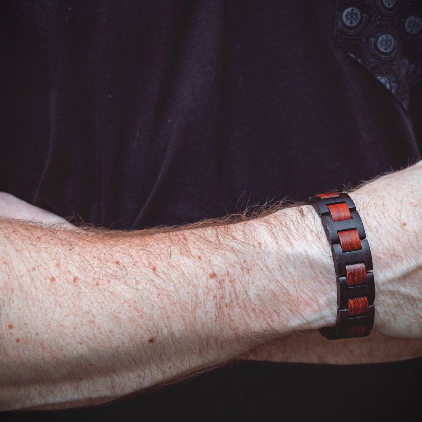 WoodHood - Dark Red Bracelet