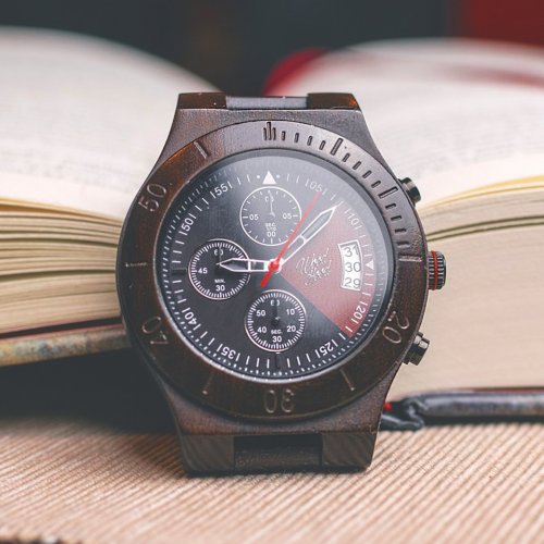 Pánské dřevěné hodinky - WoodHood Acme Chrono, exkluzivní model přímo pro něj. 
