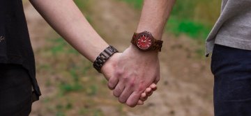 Dřevěné hodinky WoodHood.