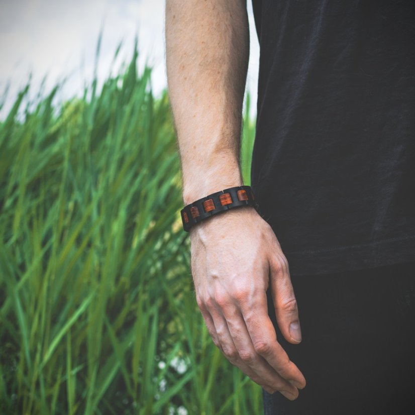 WoodHood - Dark Red Bracelet